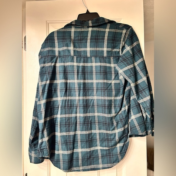 Dark Green Universal Thread Flannel - Picture 4 of 5